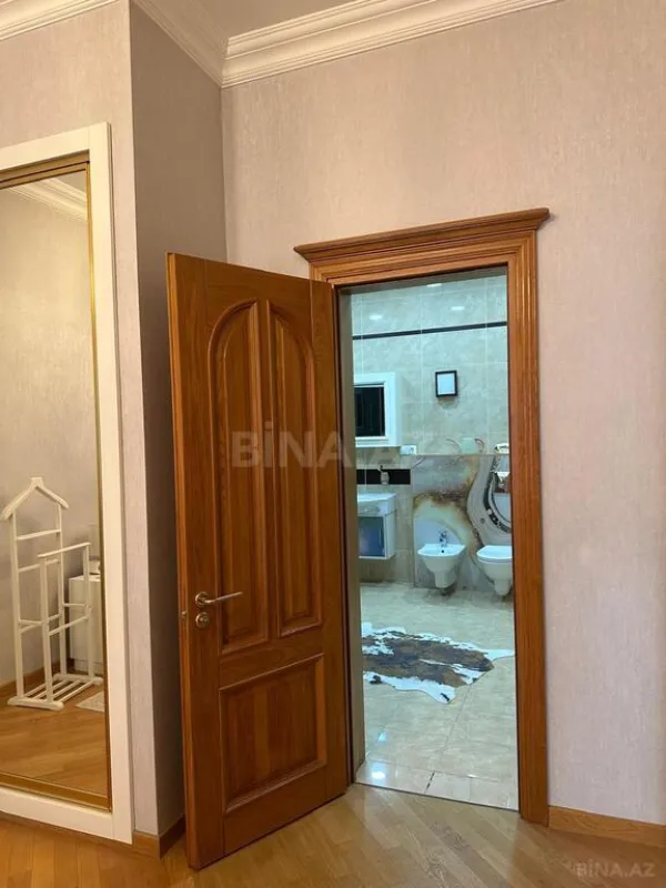 Satılır 6 otaqlı həyət evi 330 m²