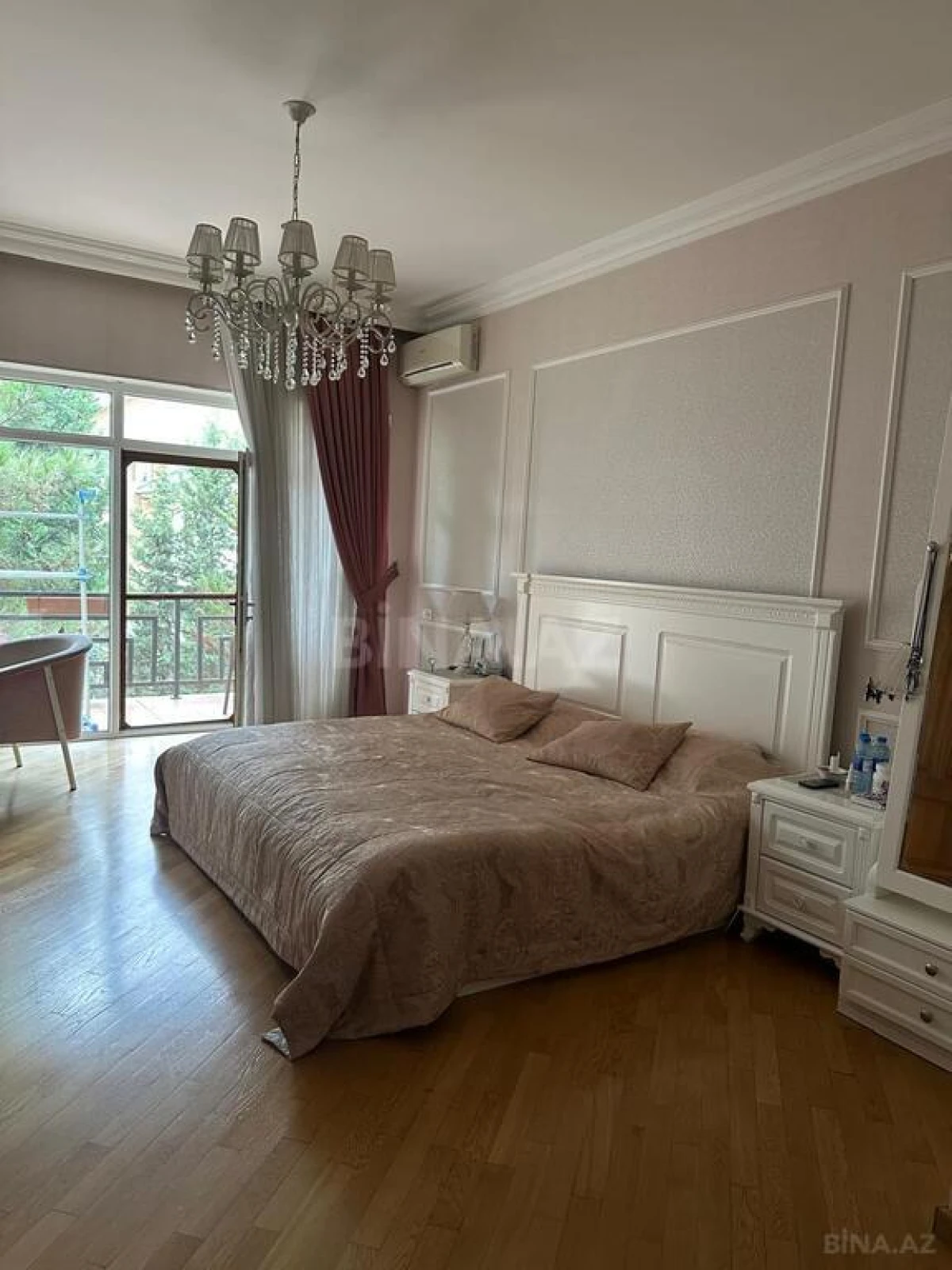 Satılır 6 otaqlı həyət evi 330 m²
