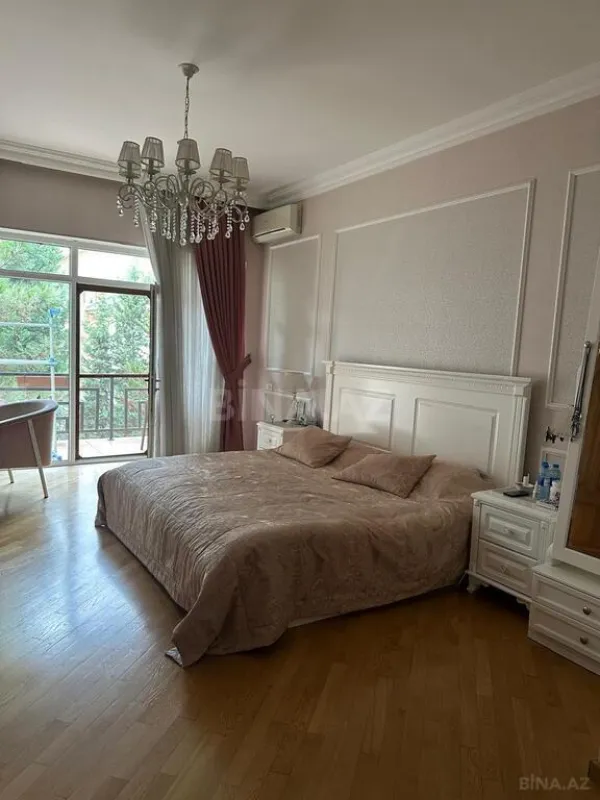 Satılır 6 otaqlı həyət evi 330 m²