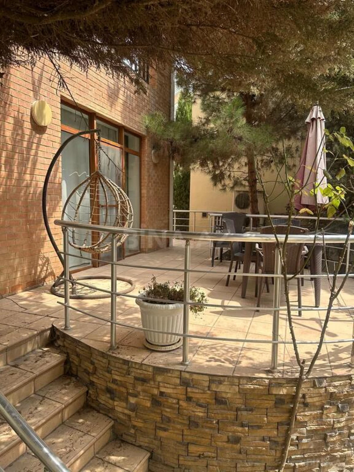 Satılır 6 otaqlı həyət evi 330 m²