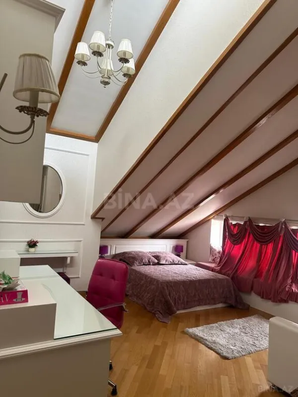 Satılır 6 otaqlı həyət evi 330 m²