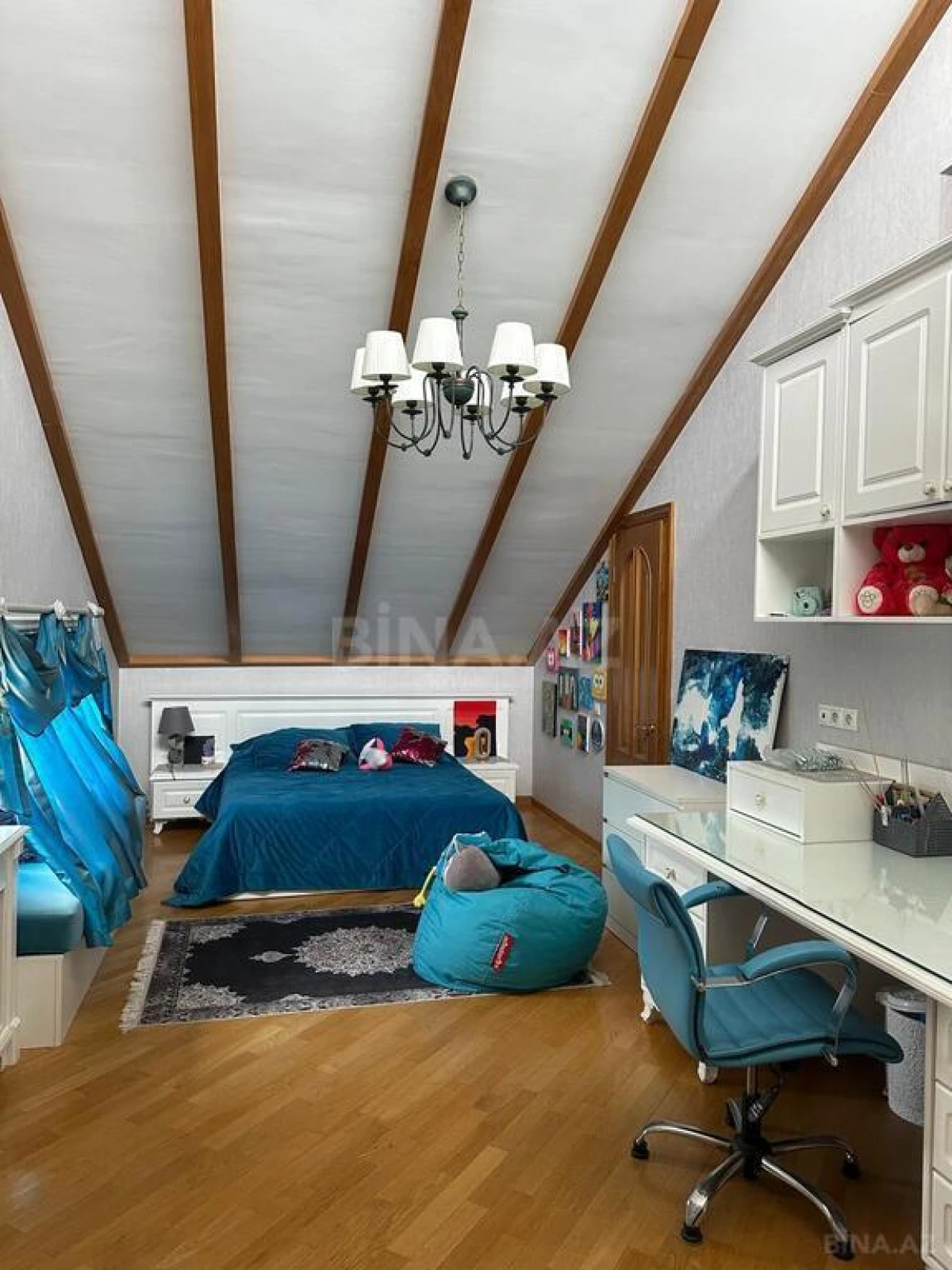 Satılır 6 otaqlı həyət evi 330 m²