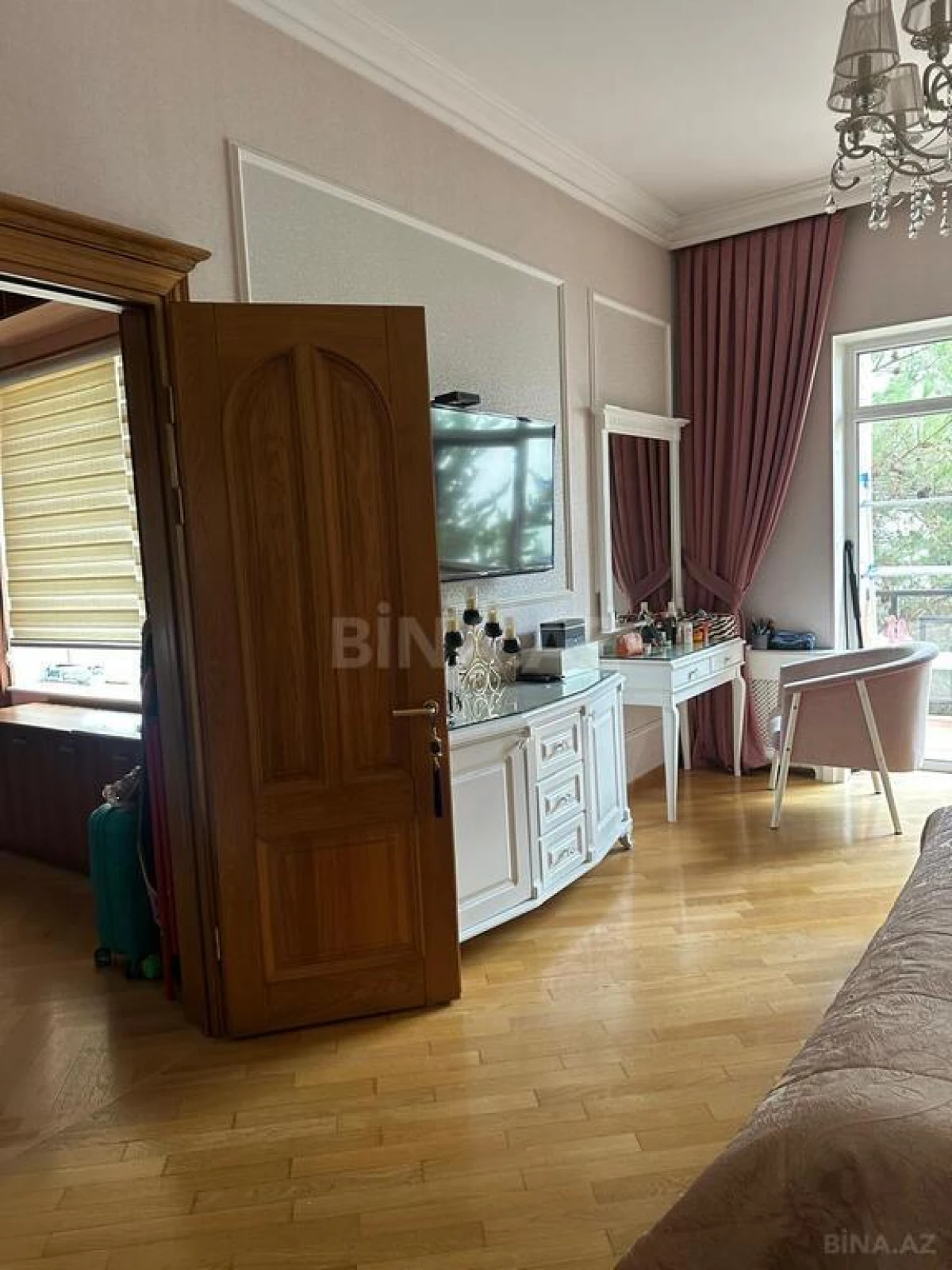 Satılır 6 otaqlı həyət evi 330 m²