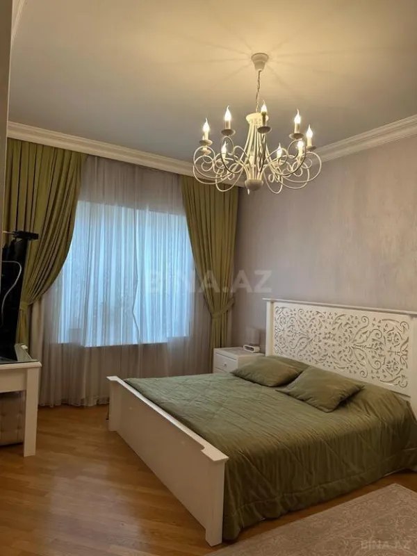 Satılır 6 otaqlı həyət evi 330 m²
