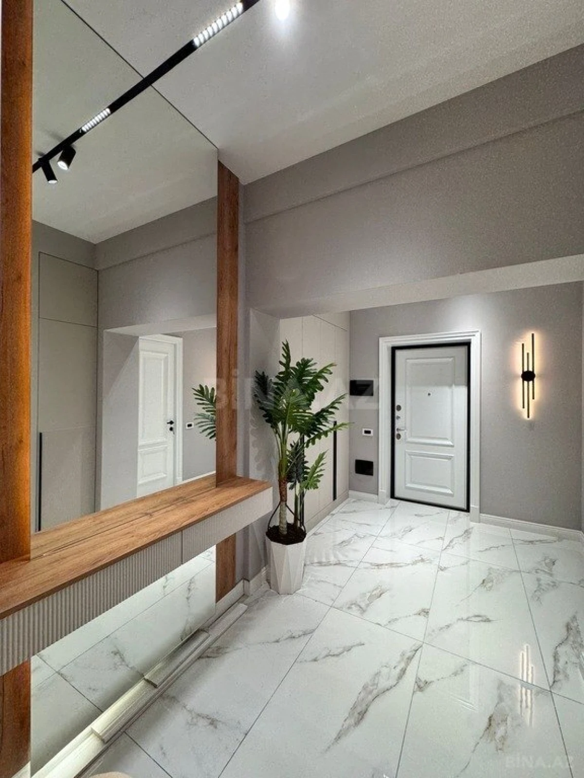 Satılır 2 otaqlı mənzil 68 m²