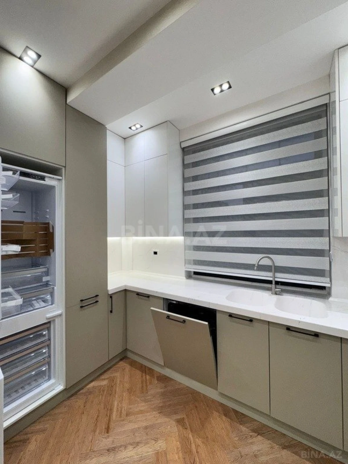 Satılır 2 otaqlı mənzil 68 m²