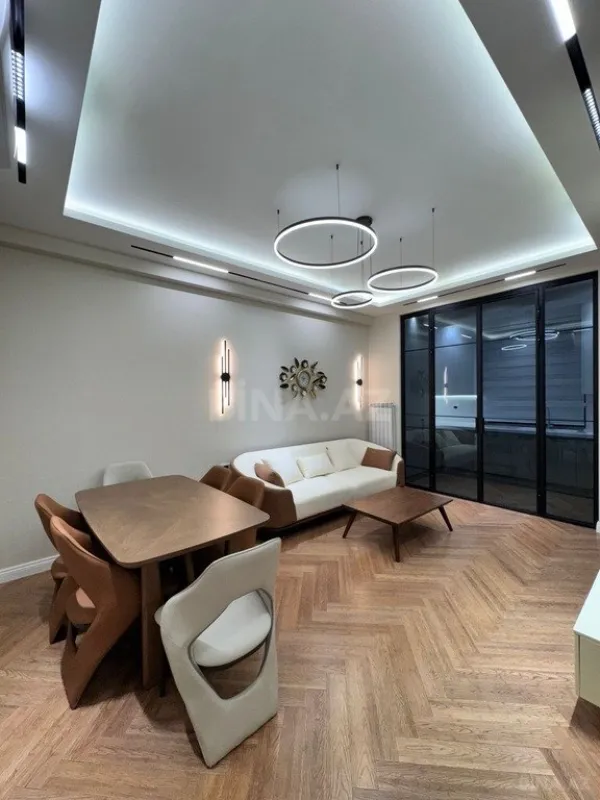 Satılır 2 otaqlı mənzil 68 m²