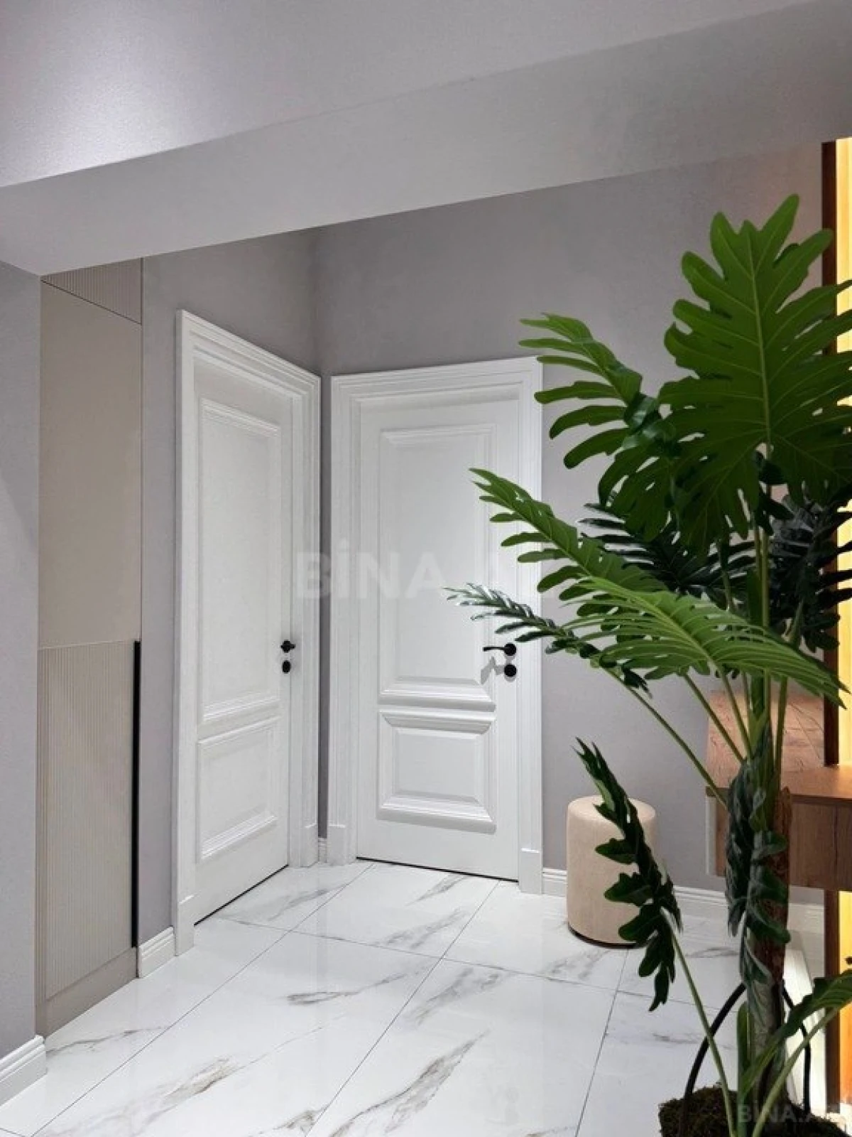 Satılır 2 otaqlı mənzil 68 m²