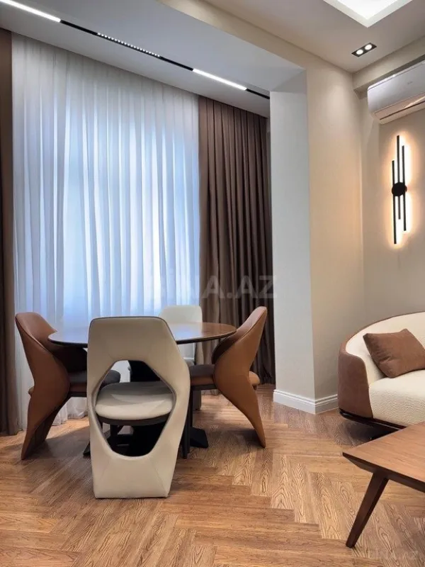 Satılır 2 otaqlı mənzil 68 m²