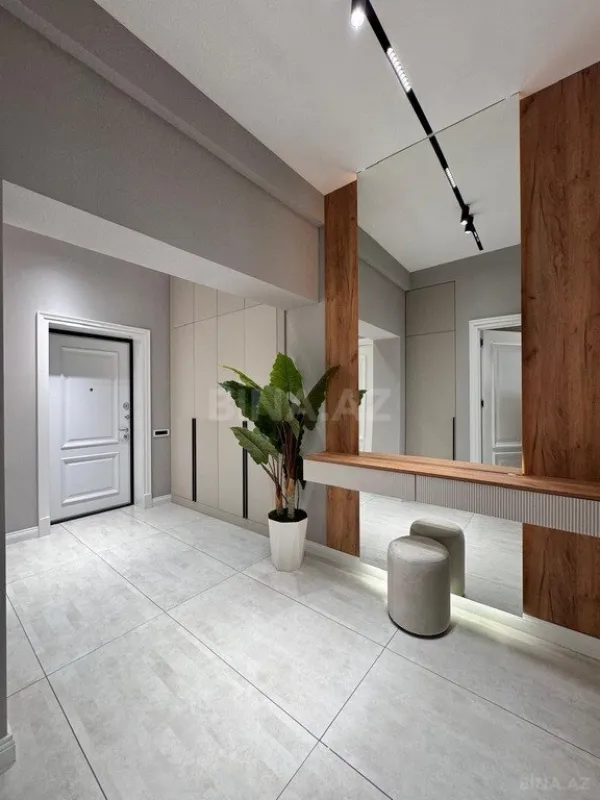 Satılır 2 otaqlı mənzil 68 m²