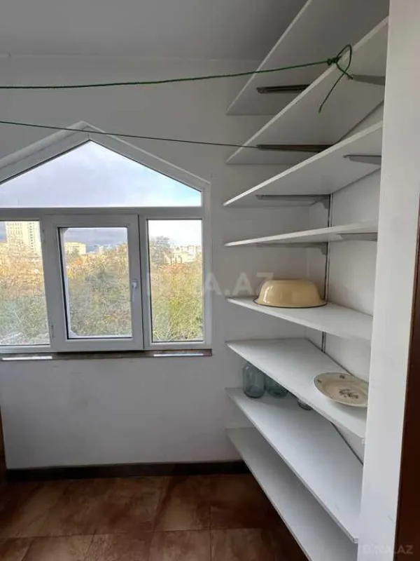 Satılır 2 otaqlı mənzil 75 m²