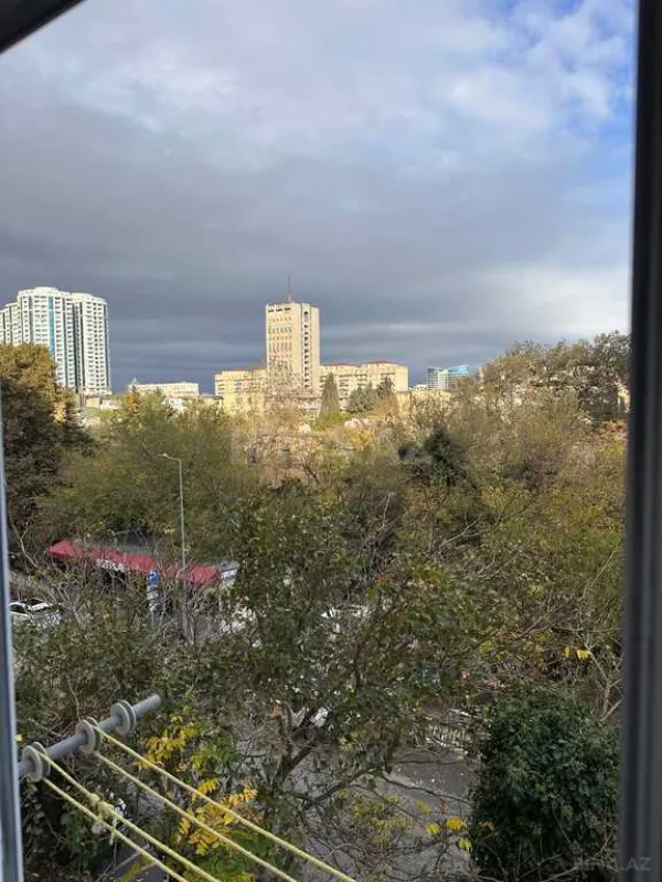 Satılır 2 otaqlı mənzil 75 m²