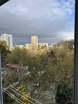 Satılır 2 otaqlı mənzil 75 m²