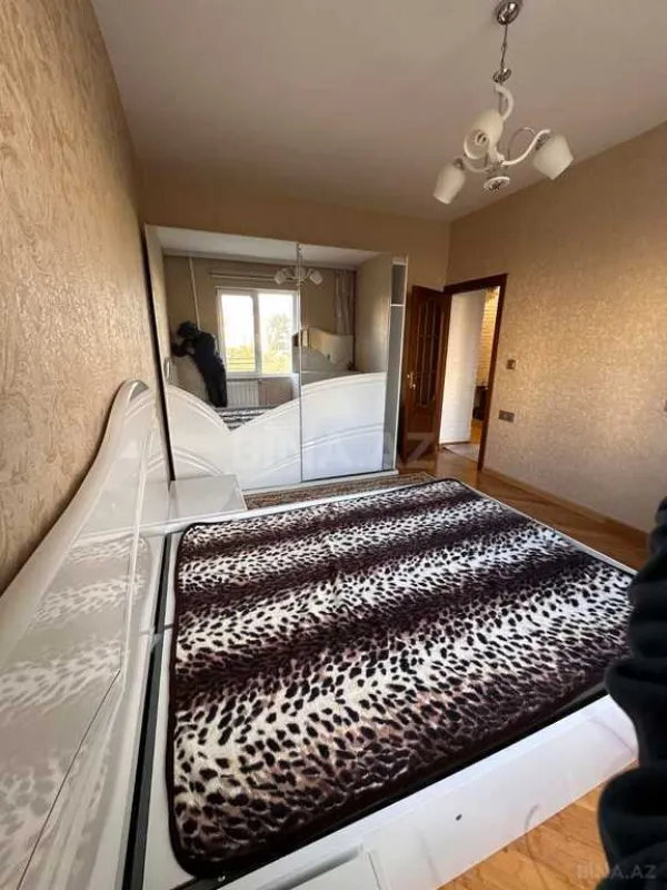 Satılır 2 otaqlı mənzil 75 m²