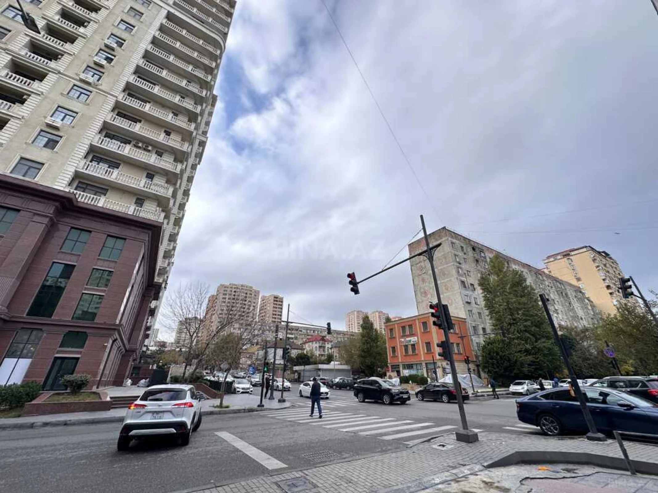 Satılır 2 otaqlı mənzil 75 m²