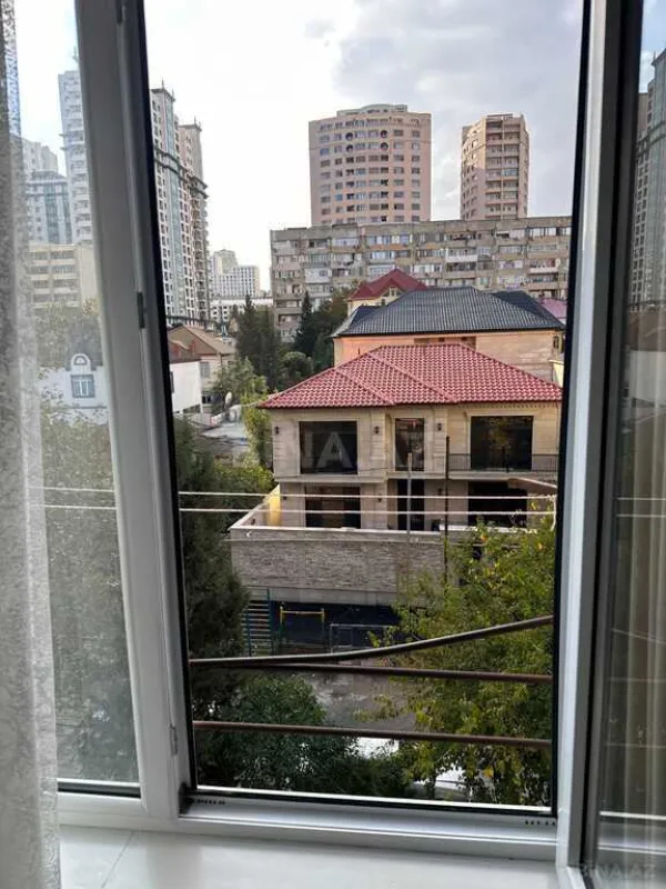 Satılır 2 otaqlı mənzil 75 m²