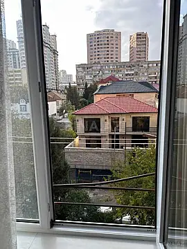 Satılır 2 otaqlı mənzil 75 m²