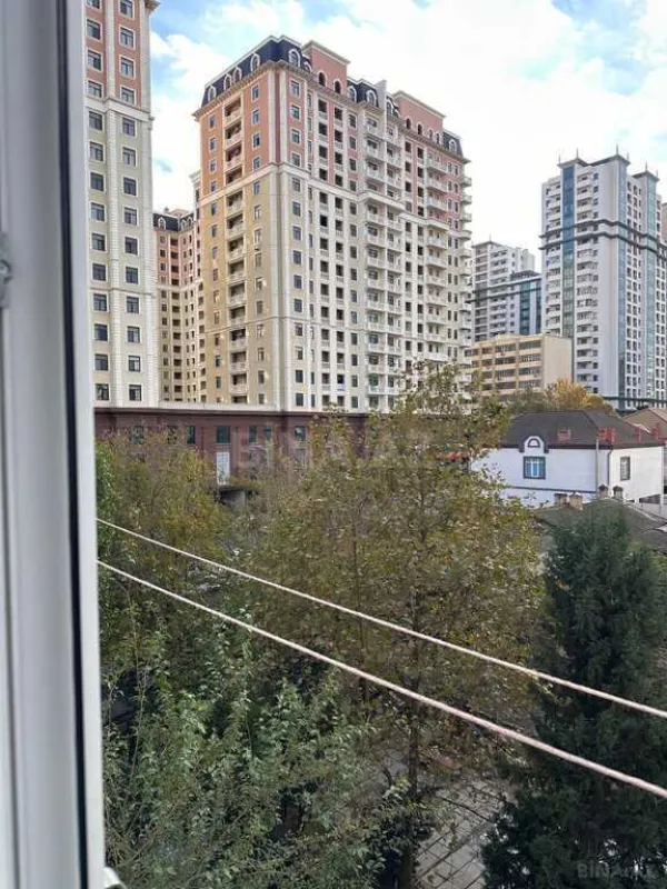 Satılır 2 otaqlı mənzil 75 m²