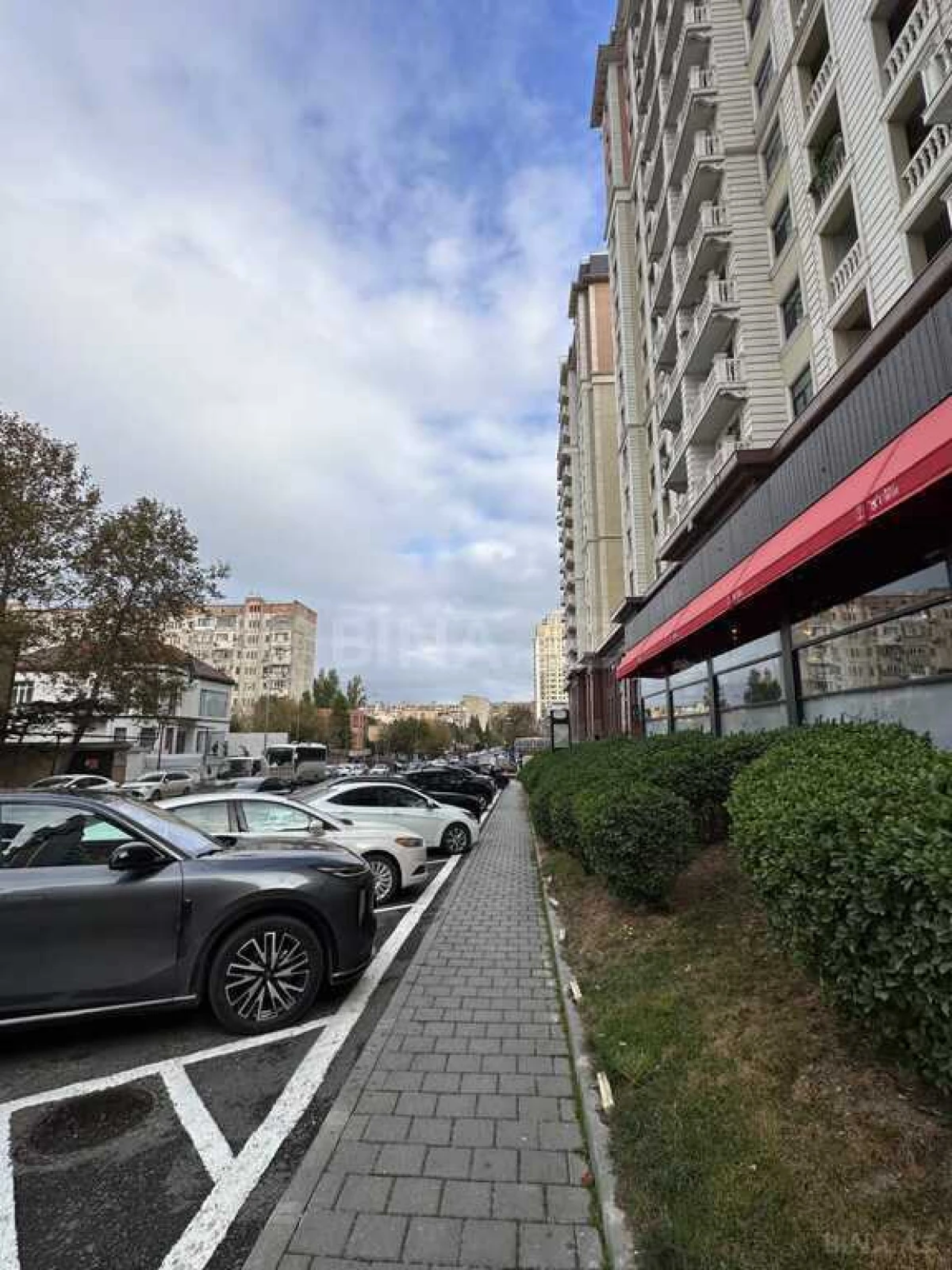 Satılır 2 otaqlı mənzil 75 m²