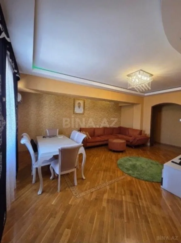 Satılır 4 otaqlı mənzil 170 m²