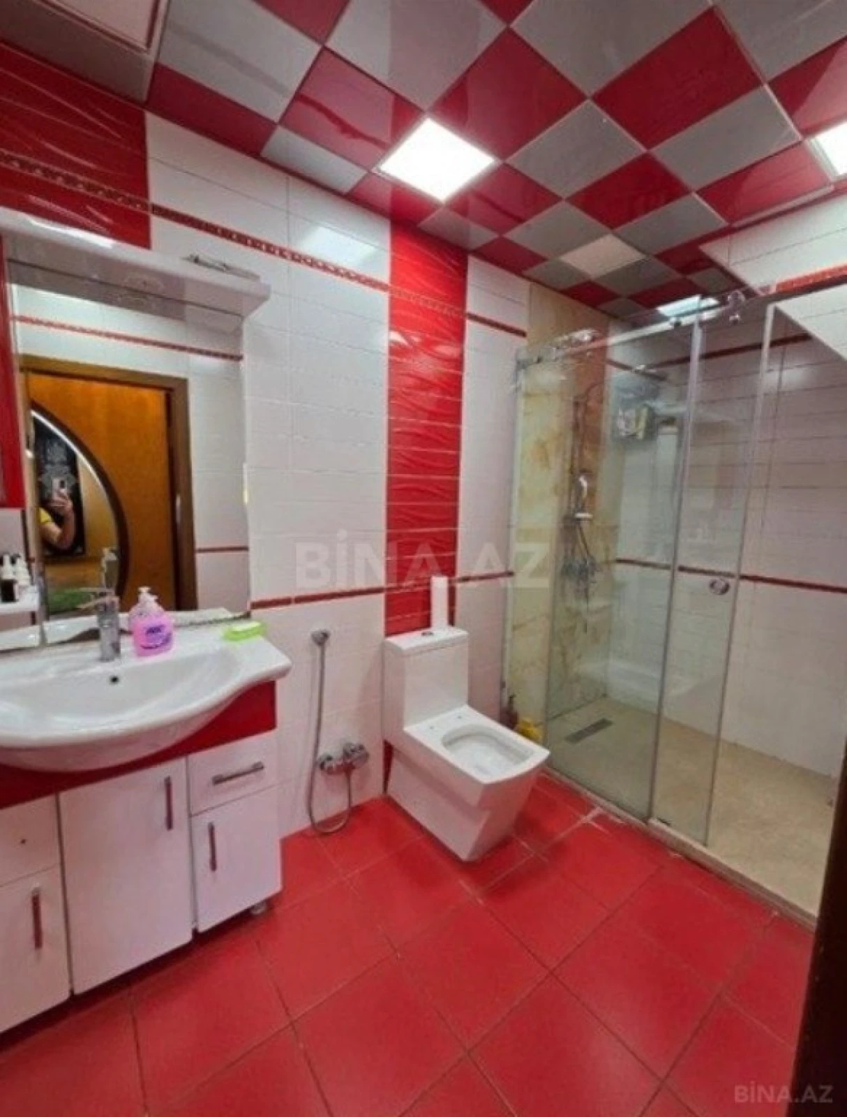 Satılır 4 otaqlı mənzil 170 m²