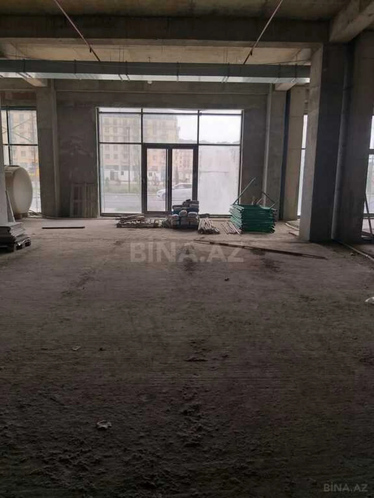 Satılır obyekt 104 m²