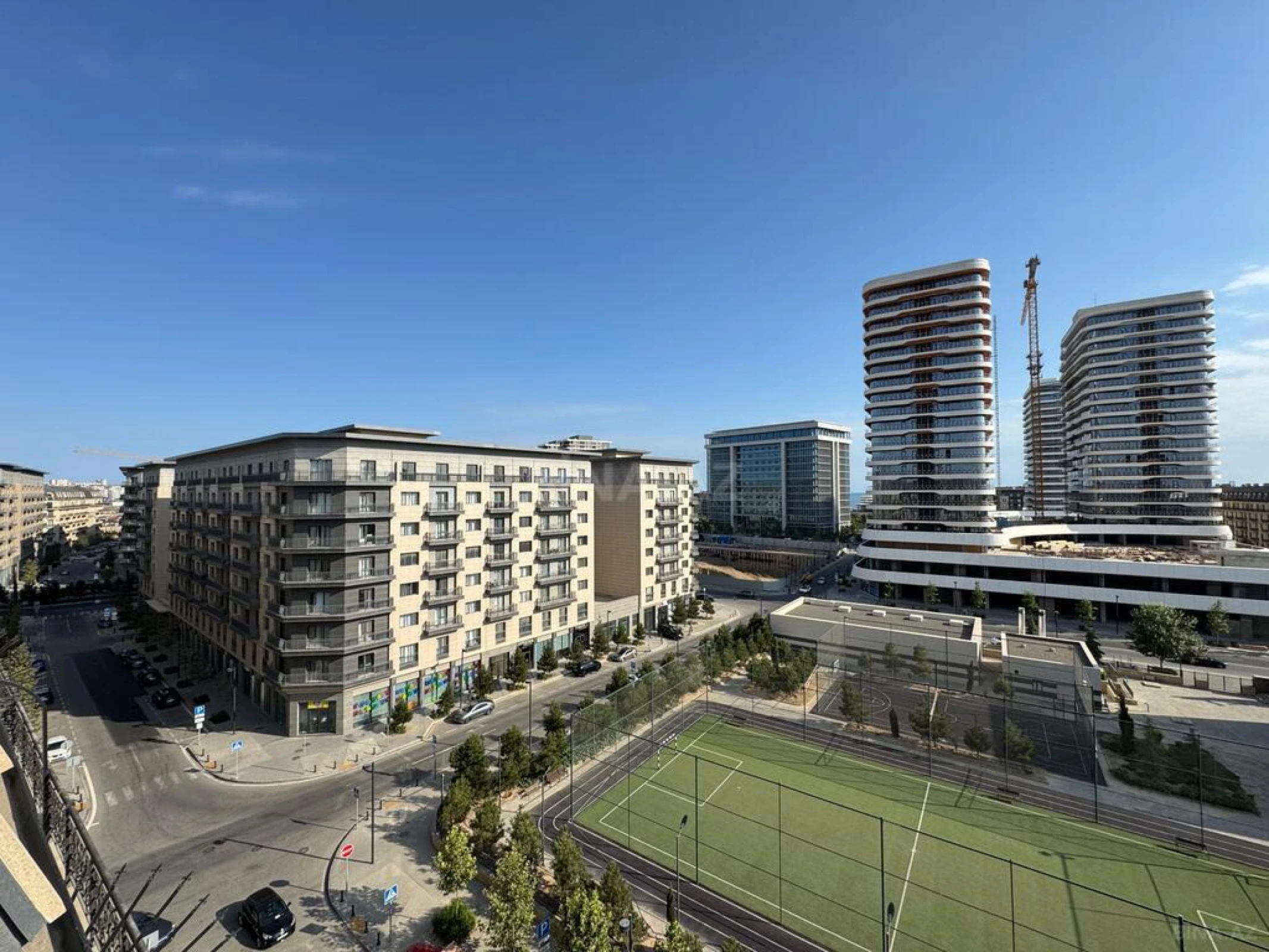 Satılır obyekt 104 m²