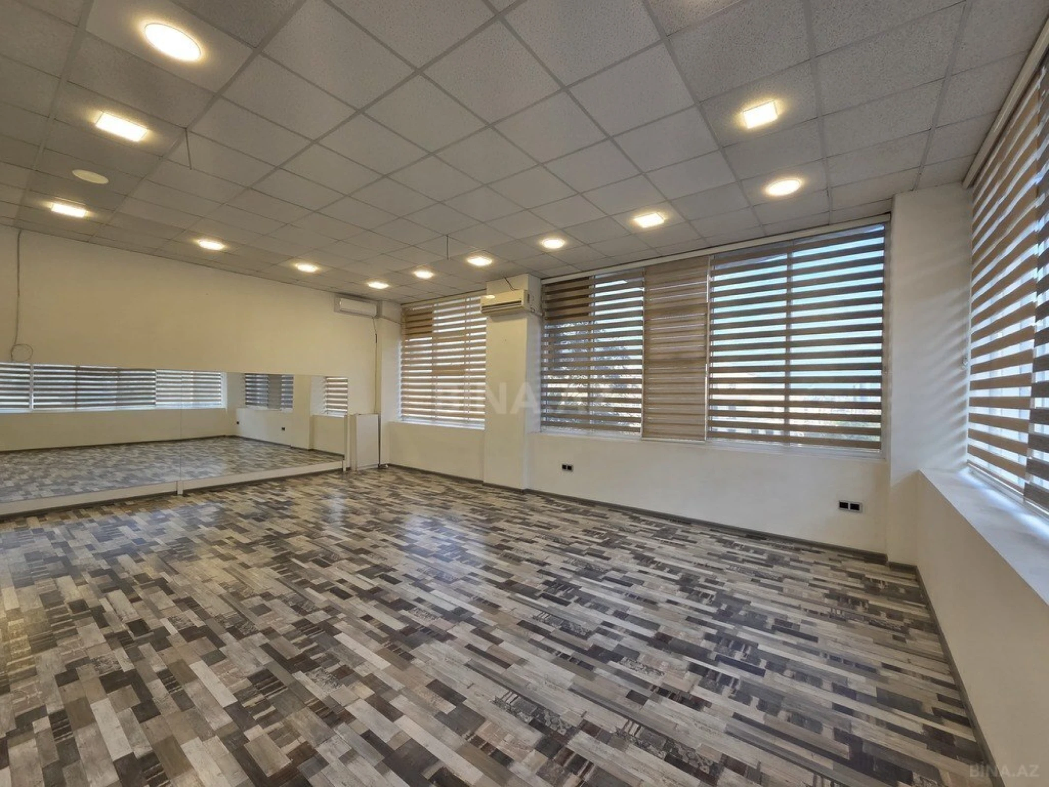 Kirayə verilir obyekt 210 m²