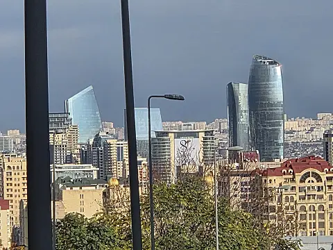 Kirayə verilir obyekt 210 m²