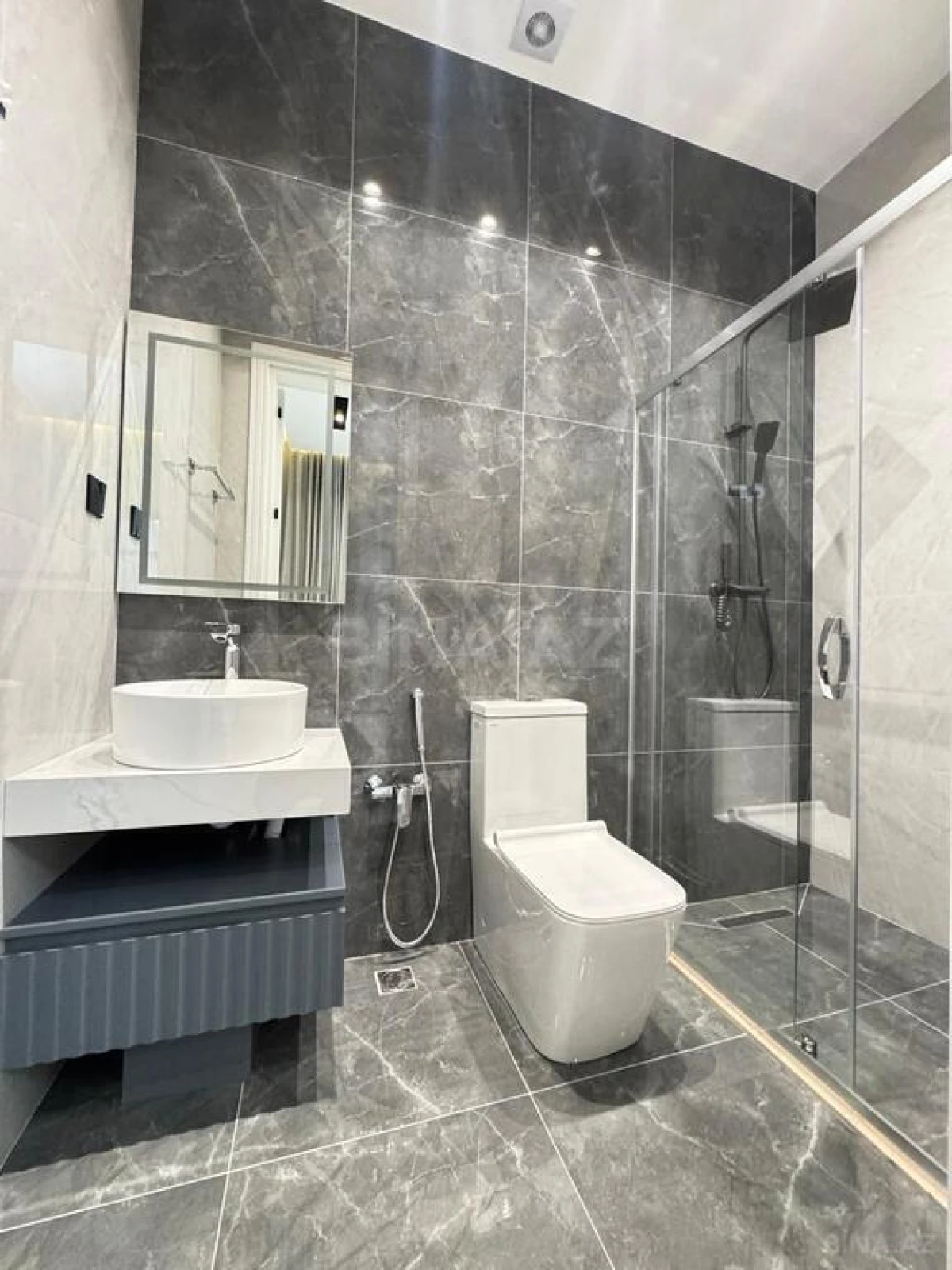 Satılır 4 otaqlı həyət evi 170 m²