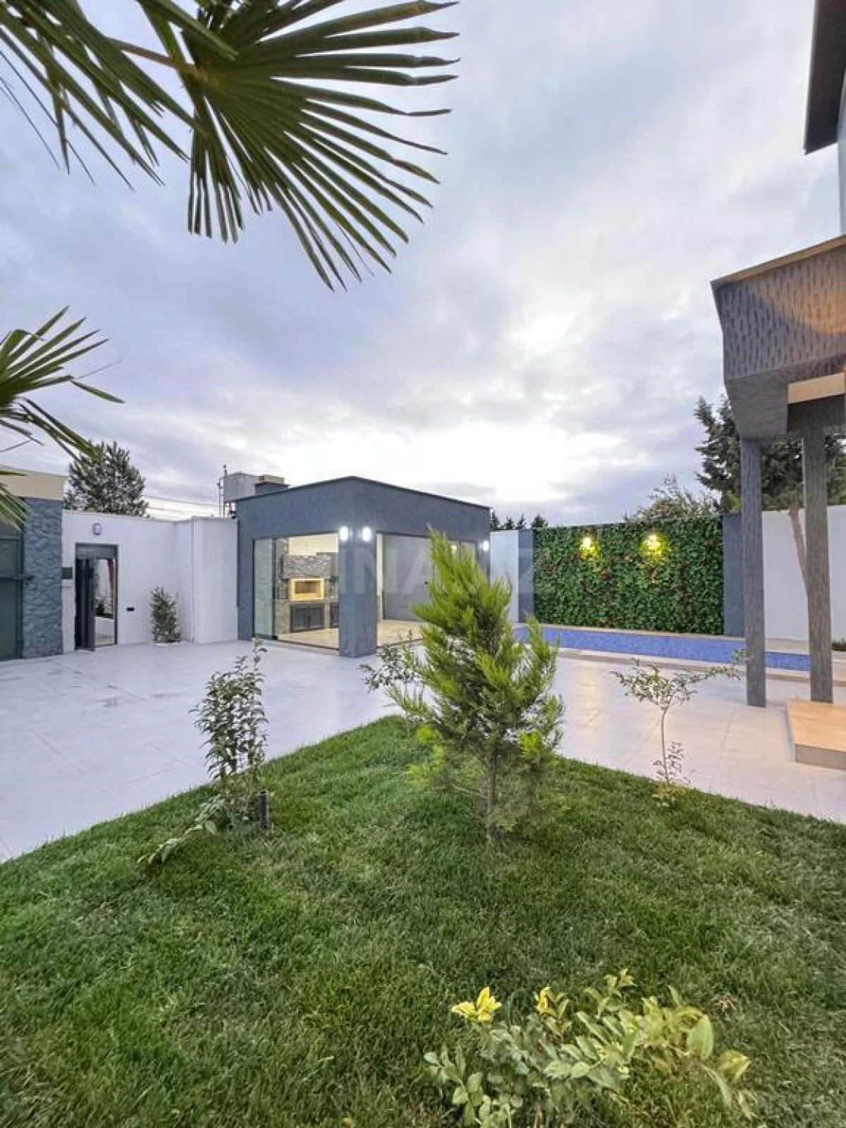 Satılır 4 otaqlı həyət evi 170 m²