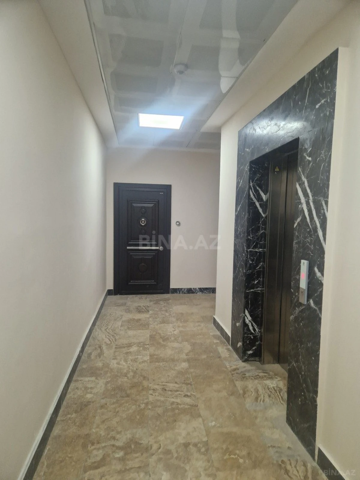 Satılır 4 otaqlı mənzil 130 m²