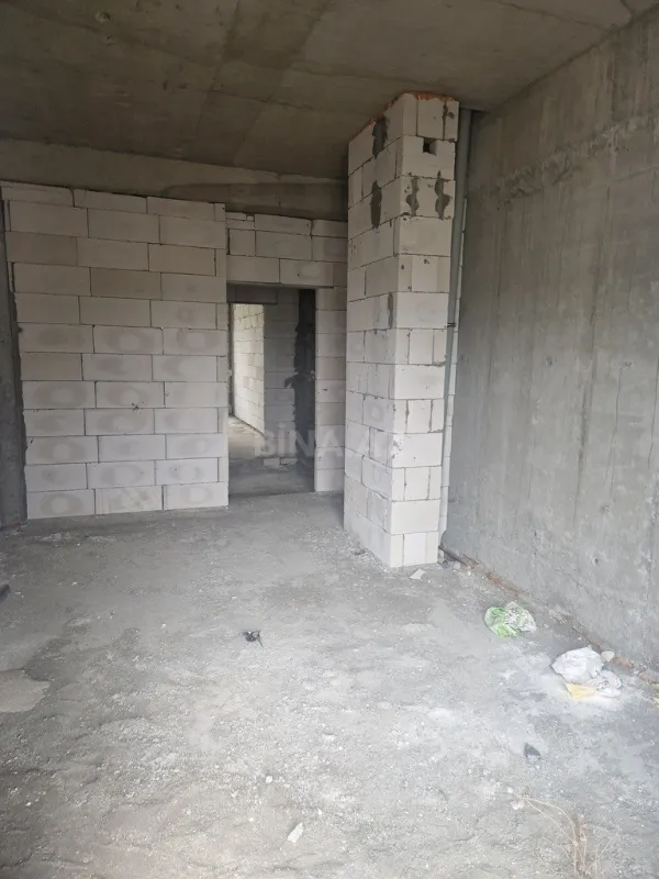 Satılır 4 otaqlı mənzil 130 m²
