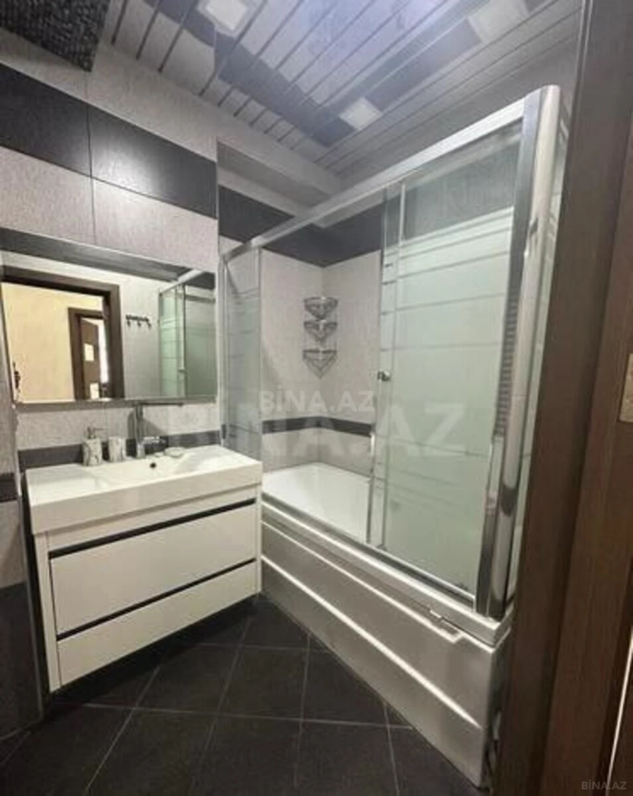 Kirayə verilir 3 otaqlı mənzil 110 m²