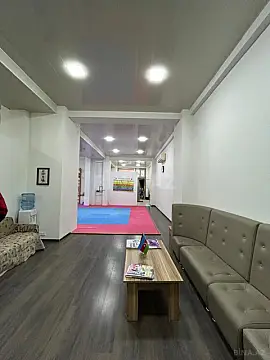 Satılır obyekt 220 m²