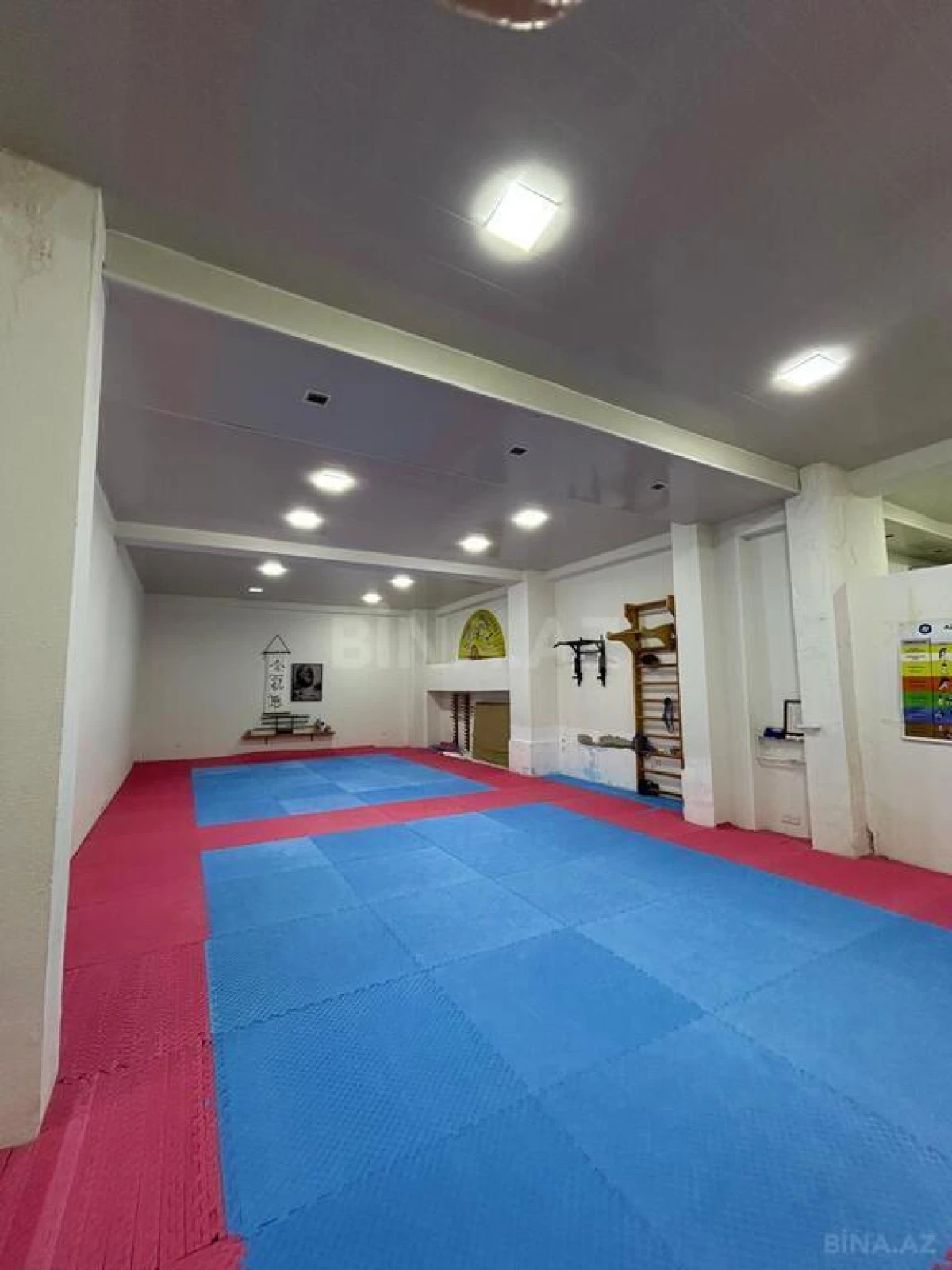 Satılır obyekt 220 m²