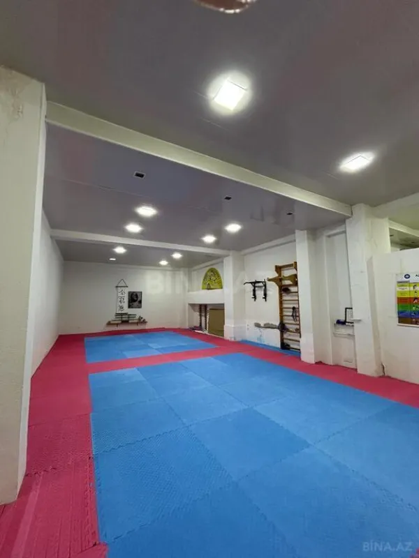 Satılır obyekt 220 m²