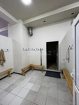 Satılır obyekt 220 m²