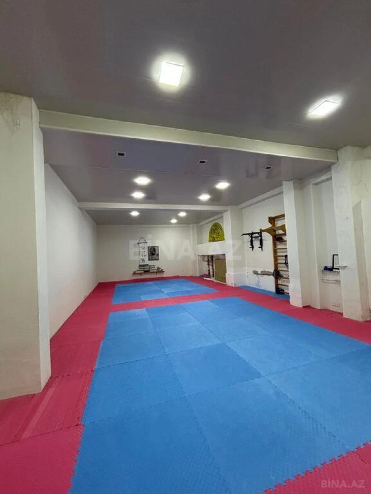 Satılır obyekt 220 m²