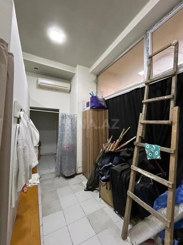 Satılır obyekt 220 m²