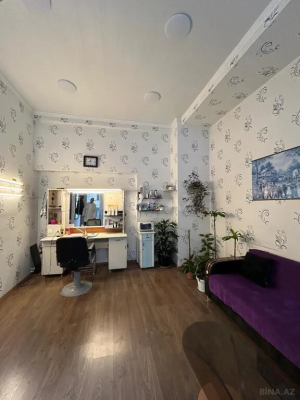 Satılır obyekt 220 m²