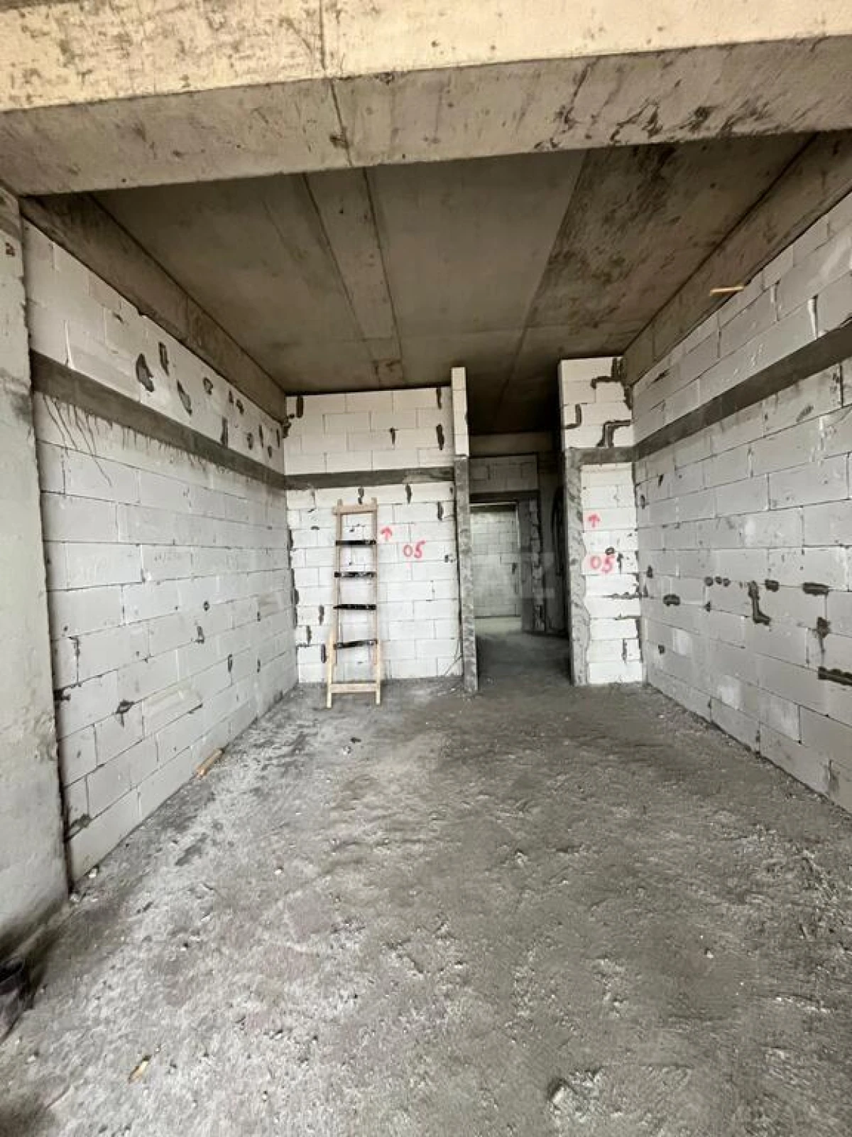 Satılır 2 otaqlı mənzil 85 m²