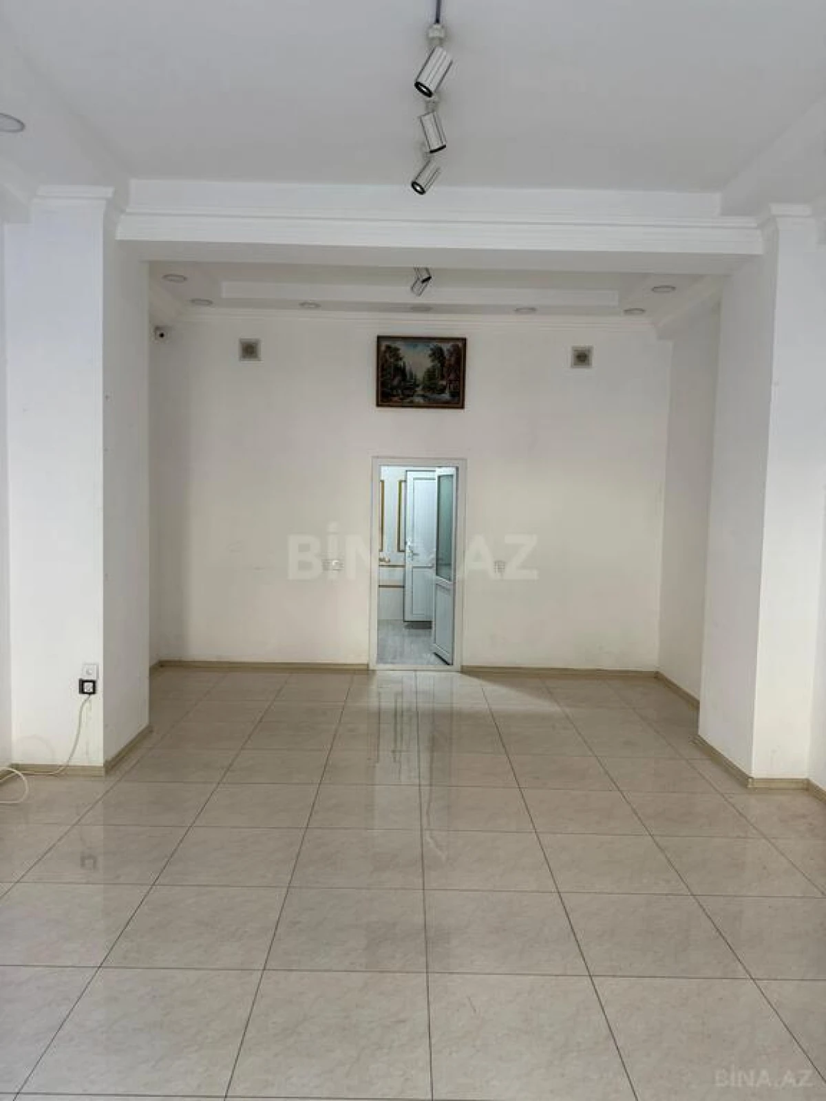 Kirayə verilir obyekt 70 m²