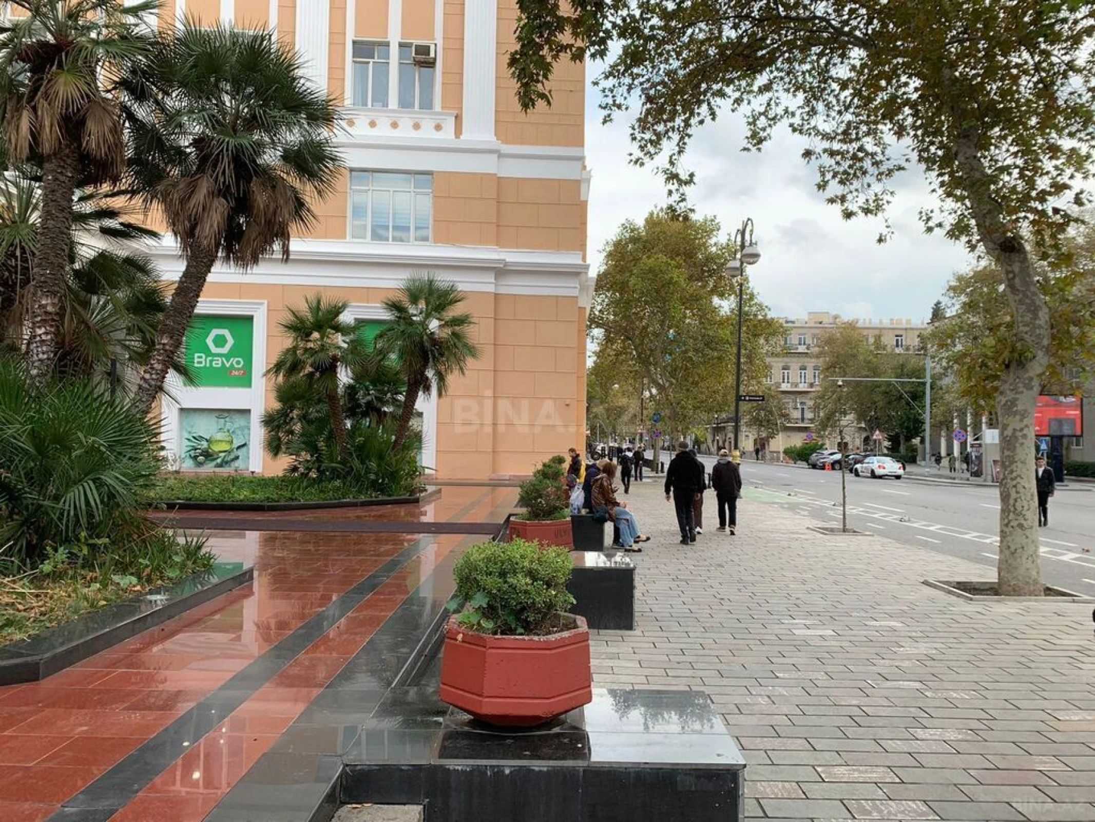 Satılır 3 otaqlı mənzil 120 m²