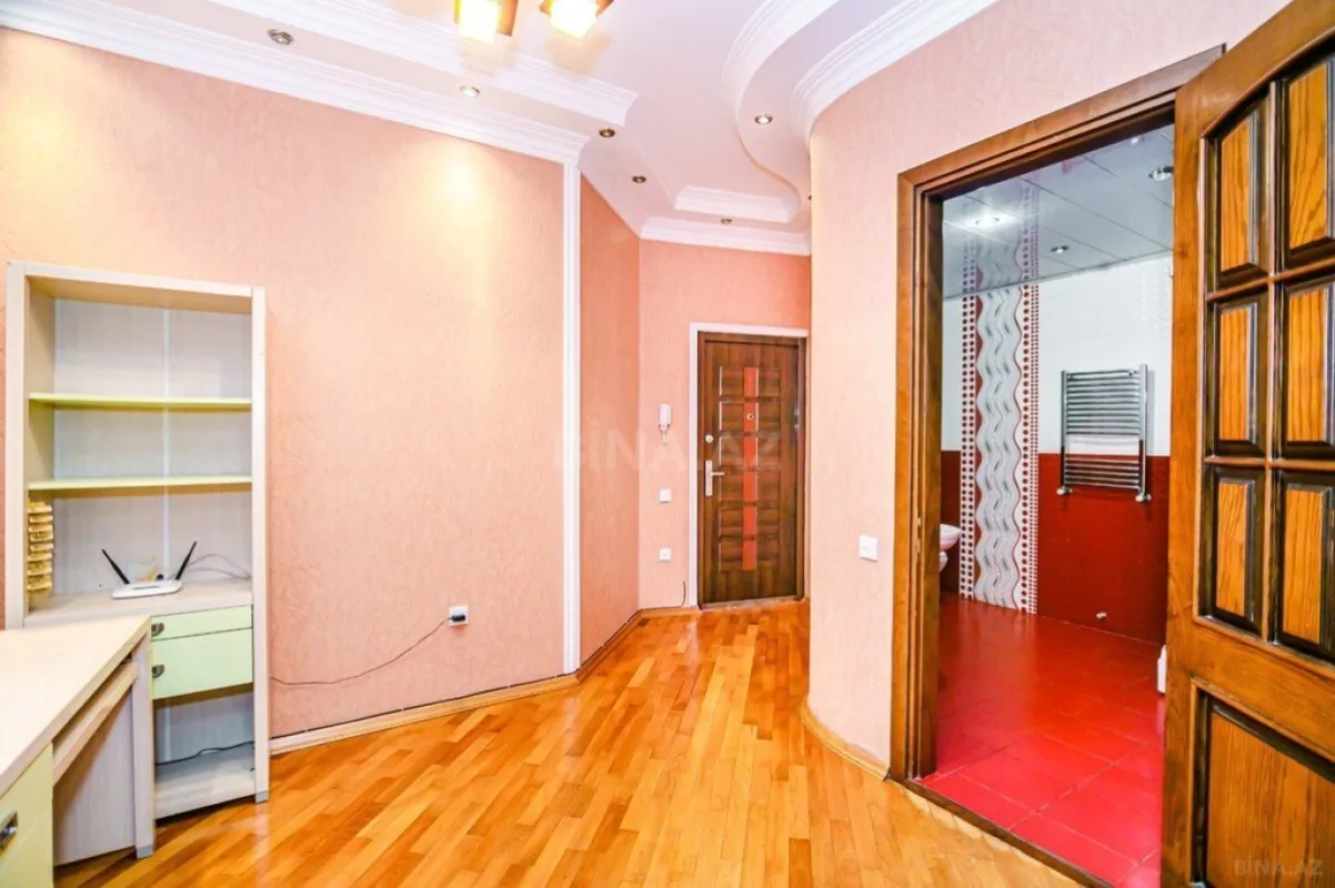 Kirayə verilir 2 otaqlı mənzil 110 m²