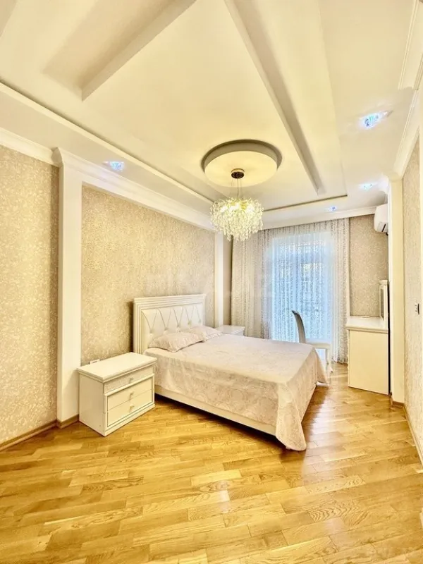 Satılır 3 otaqlı mənzil 100 m²