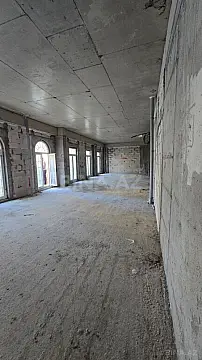 Satılır 4 otaqlı mənzil 215 m²