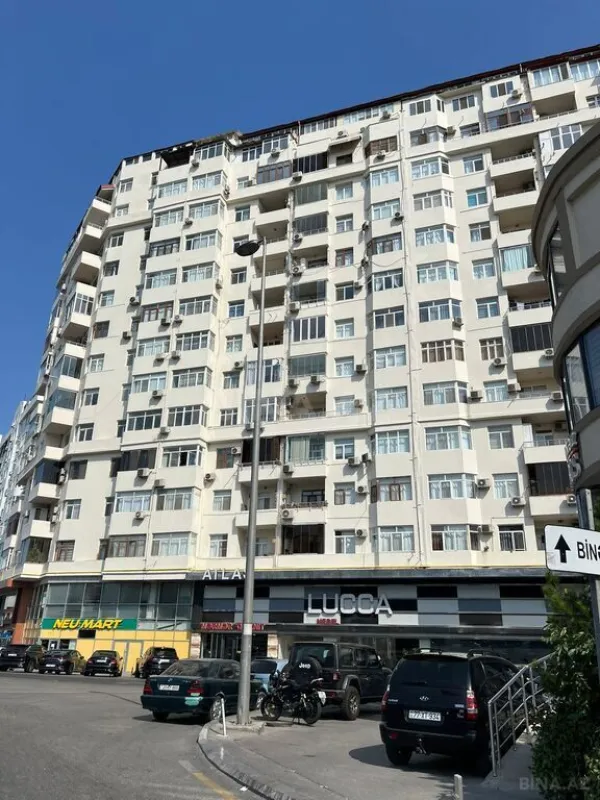 Kirayə verilir 2 otaqlı mənzil 85 m²