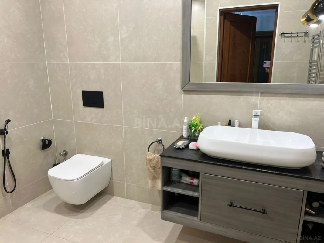 Kirayə verilir 2 otaqlı mənzil 85 m²