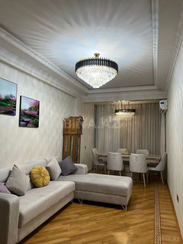 Kirayə verilir 2 otaqlı mənzil 85 m²